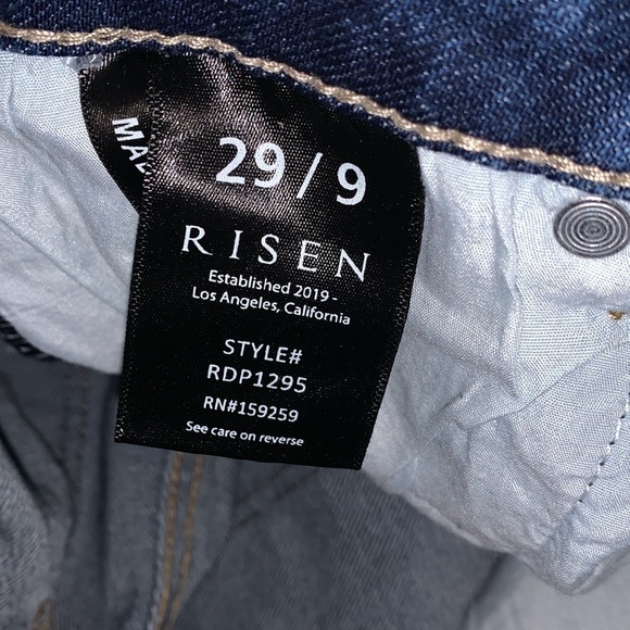Risen high rise flare raw hem distressed jeans Women’s size 9 - Picture 10 of 11